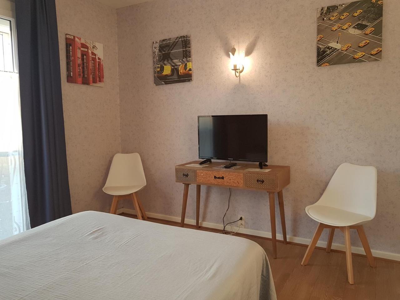 Du Commerce Chez Stephane Hotel